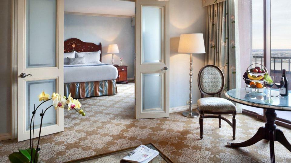 The Windsor Court Hotel New Orleans Exterior photo